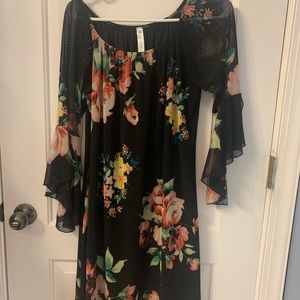 Women’s dressy tunic or dress. New w/o tags.